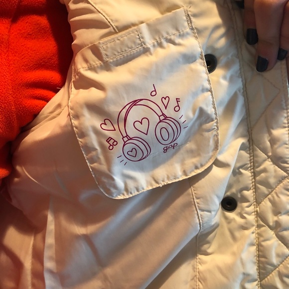 Gap Kids Cream Puffer Vest Jacket - Picture 5 of 7